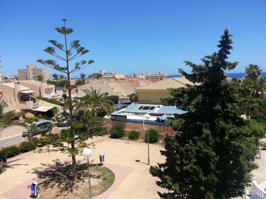Estudio En Torrevieja A 700 M Del Mar Bagian luar foto