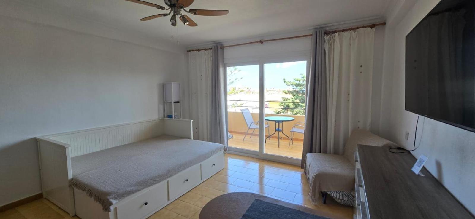 Estudio En Torrevieja A 700 M Del Mar Bagian luar foto